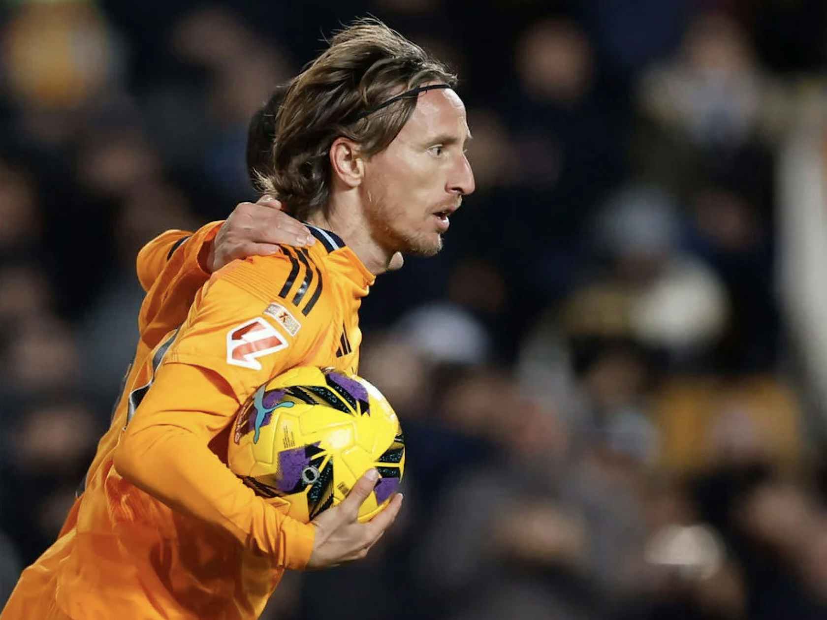 记者：海港对奥斯卡健康状况高度关切，通过多种方式表达慰问