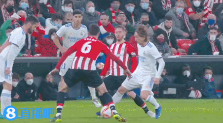 安帅谈维尼修斯国家德比不满被换下：我跟他说他犯了一个错误