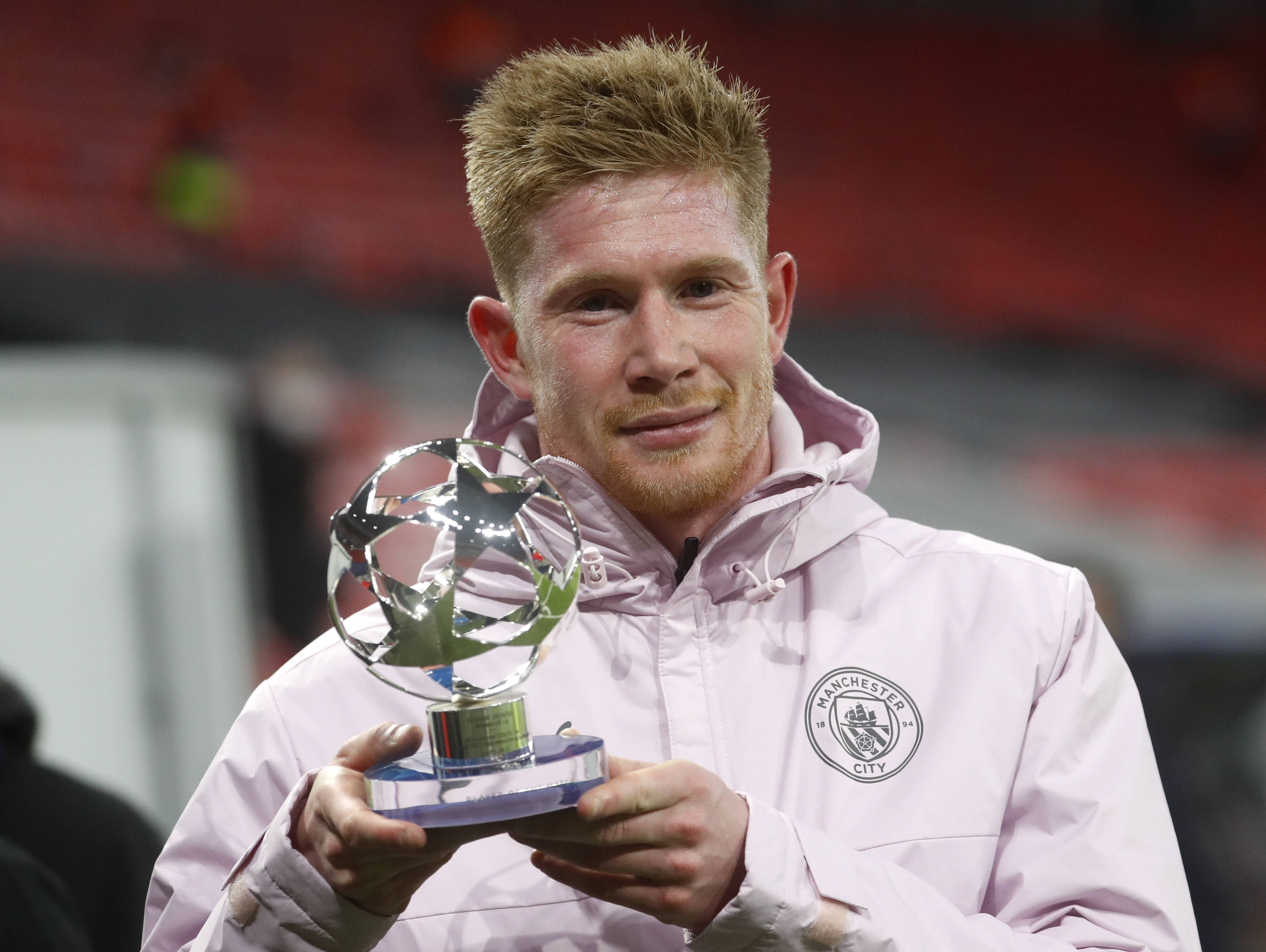 王楚钦避免0-3完败！樊振东队长也学会抓他漏洞，球迷炮轰教练组