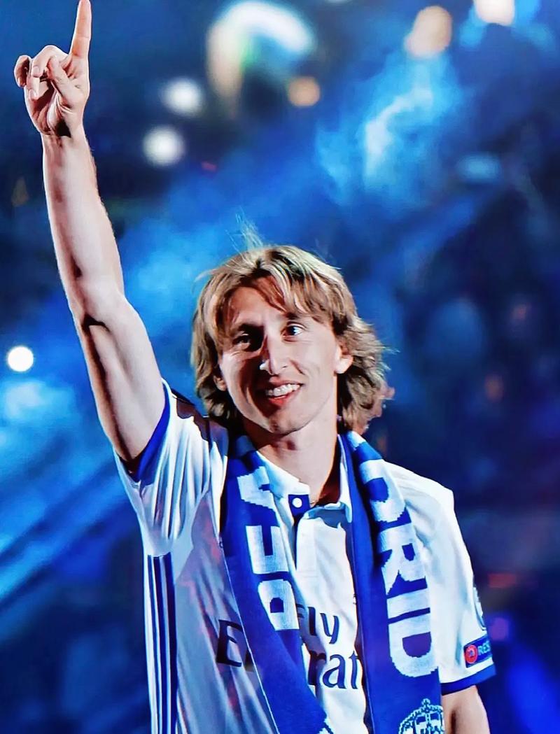 小科普：杨瀚森两次换下开拓者被打出10-0和13-0，最后输23分